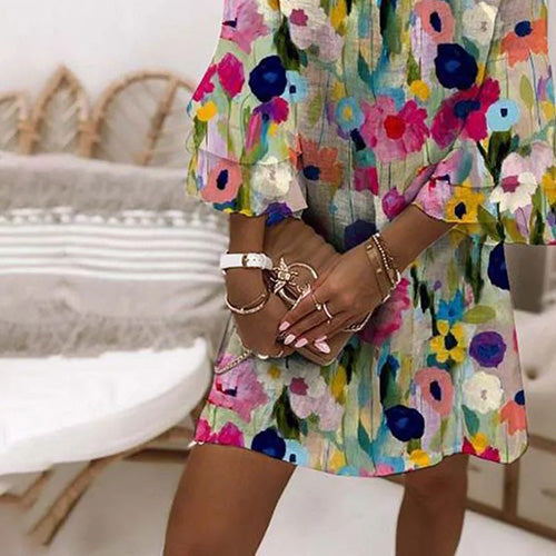Tabitha - Romantische mini-jurk met bloemenprint en V-hals