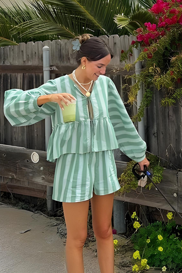 Inna - Set van gestreept shirt en short
