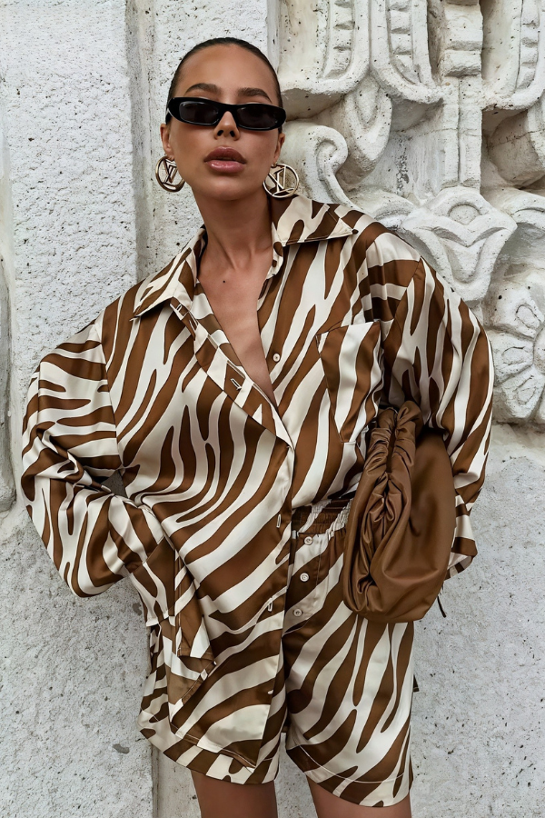 Talia - Set van luipaardprint shirt met lange mouwen en korte broek