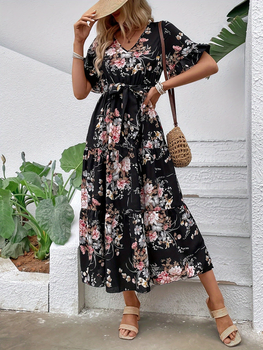 Rainn - Jurk met bloemenprint en volantmouwen